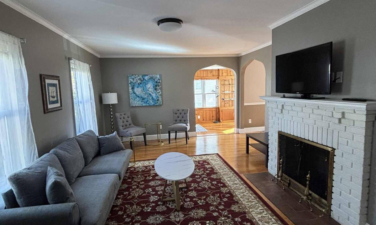 Worcester Bed & Breakfast | Charming 3-bedroom, 1.5 bath house in Worcester