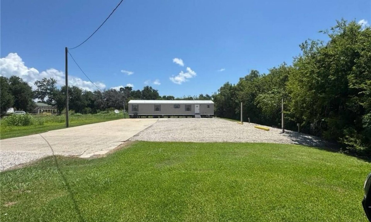 Buras House | Charming 3-bedroom, 2-bath house with AC in Buras