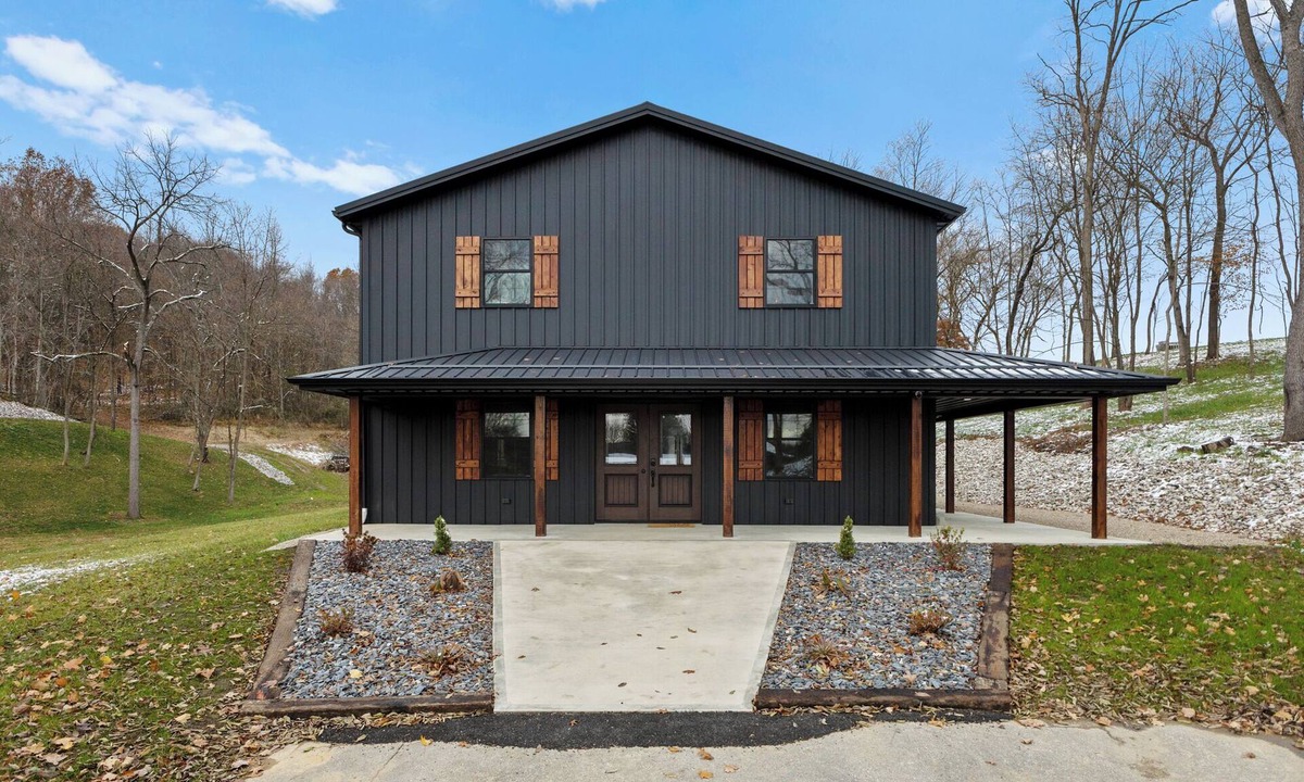 Lancaster Cabin | Charming 3-bedroom cabin in Lancaster near many hiking trails and Hocking Hills