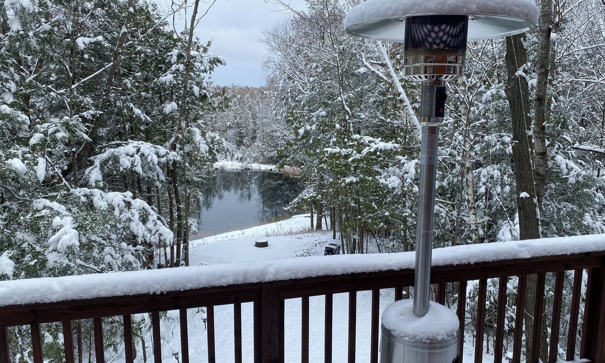 Abrams Cabin | Charming 3-bedroom cabin in Pound with WiFi and AC
