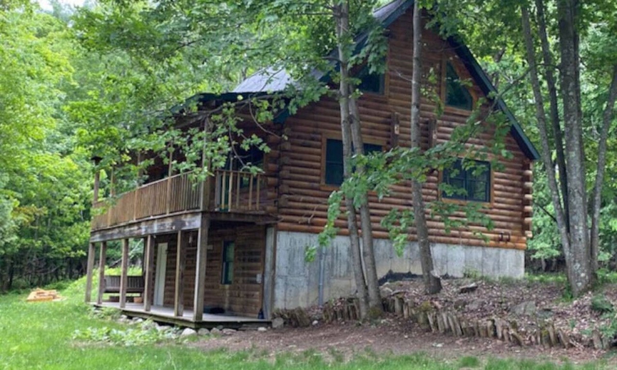 Port Douglass House | Charming 3-bedroom house in Keeseville