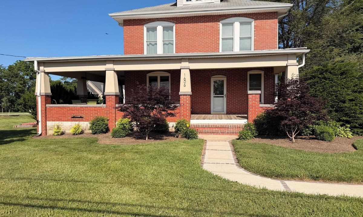 Mount Airy House | Charming 3-bedroom house in the heart of town right off I-70
