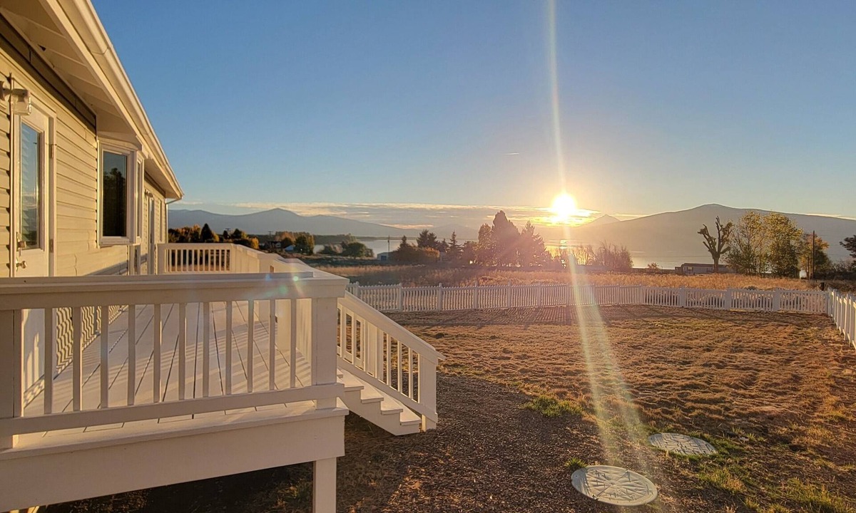 Chiloquin House | Charming 3-bedroom house in peaceful Chiloquin with fitness equipment