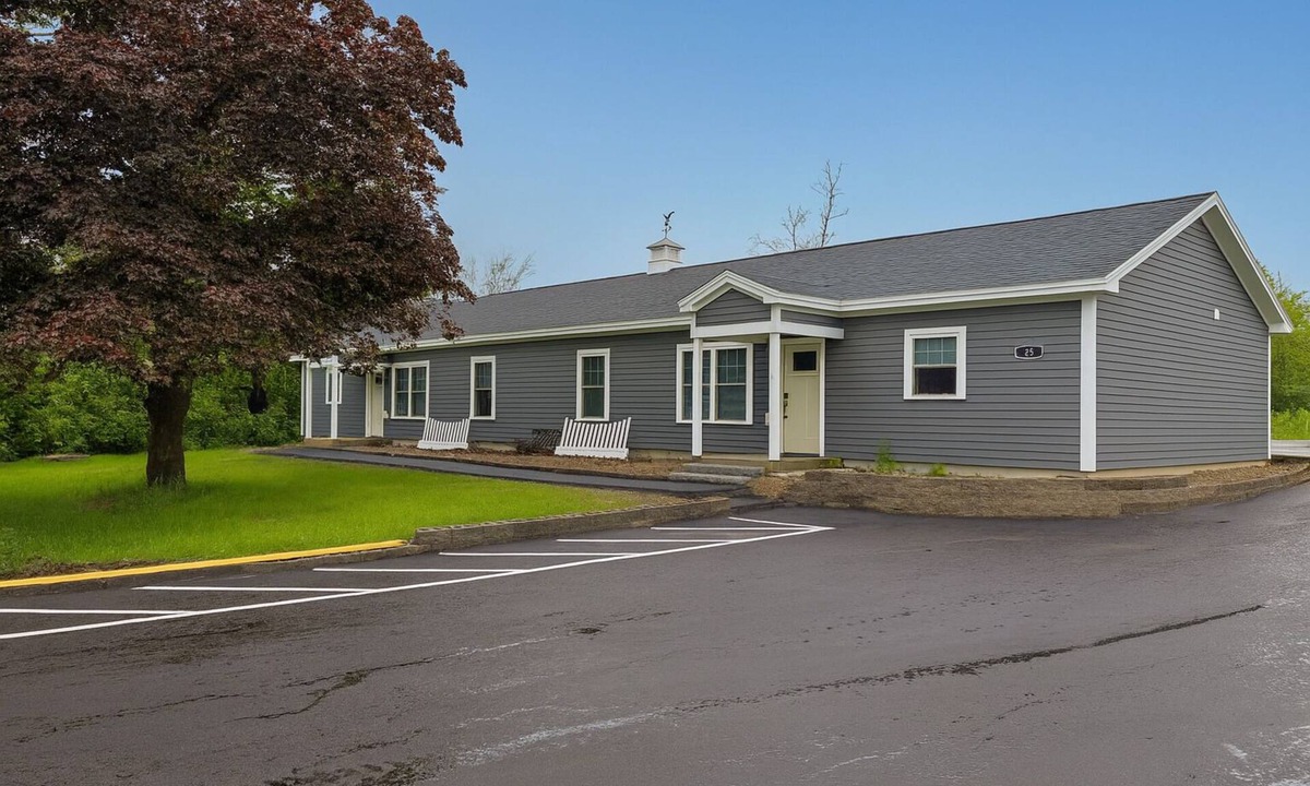 Belfast House | Charming 3-bedroom house with a Pond View/pet friendly