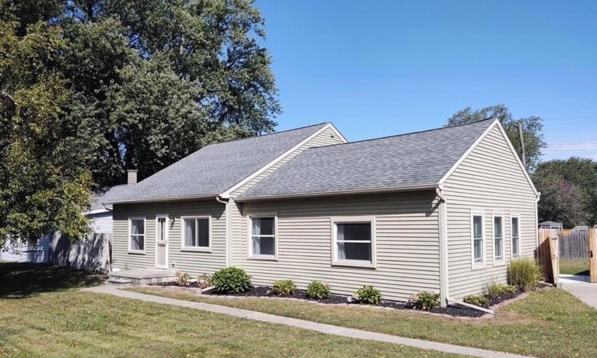 Detroit Beach House | Charming 3-bedroom house in pleasant Monroe with WiFi, and A/C