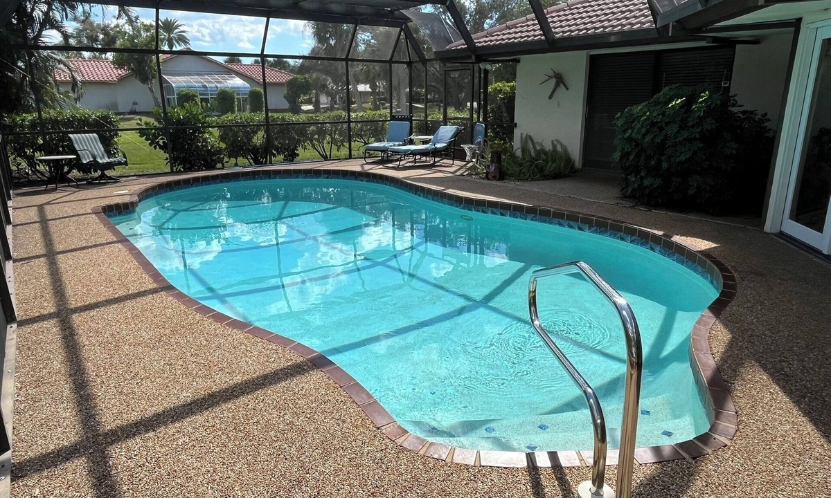 Osprey House | Charming 3-bedroom house with private pool, close to beaches and dining