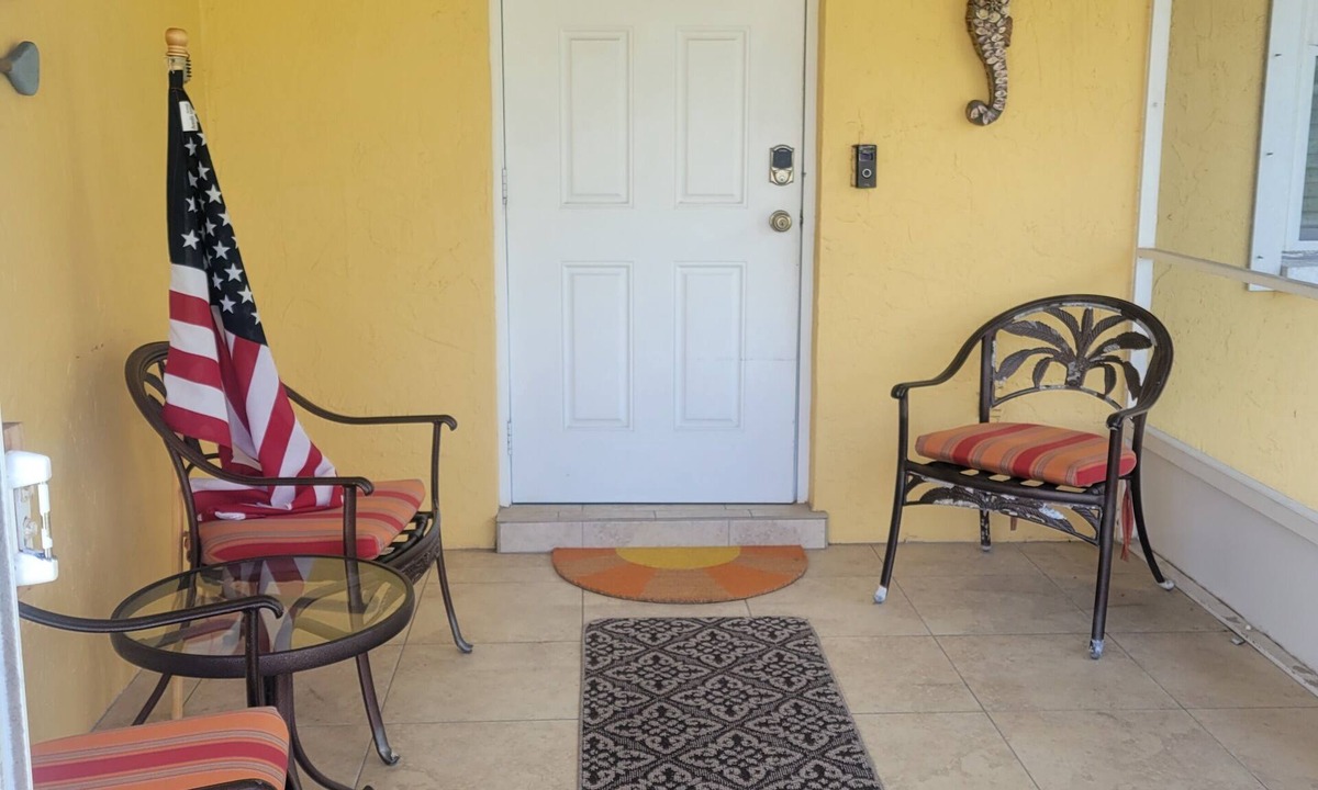 South Venice House | Charming 3-bedroom house in quaint Venice with heated pool!