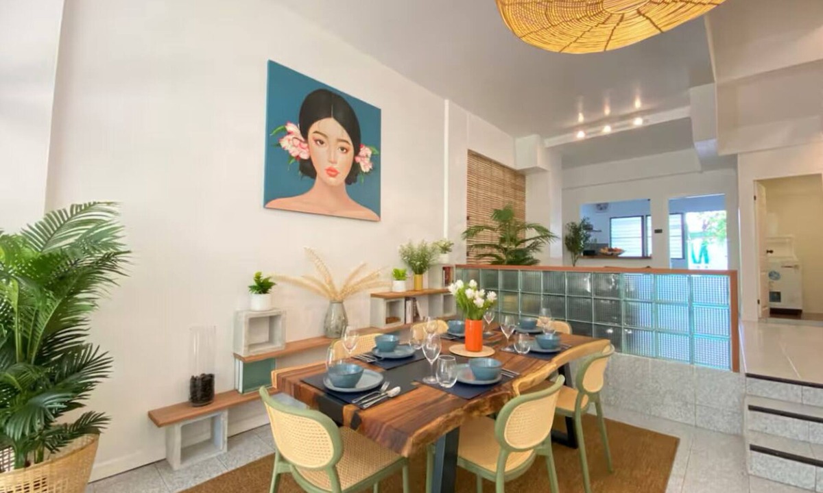 San Sai House | Charming 3-bedroom townhome with AC, free wifi near Central Festival