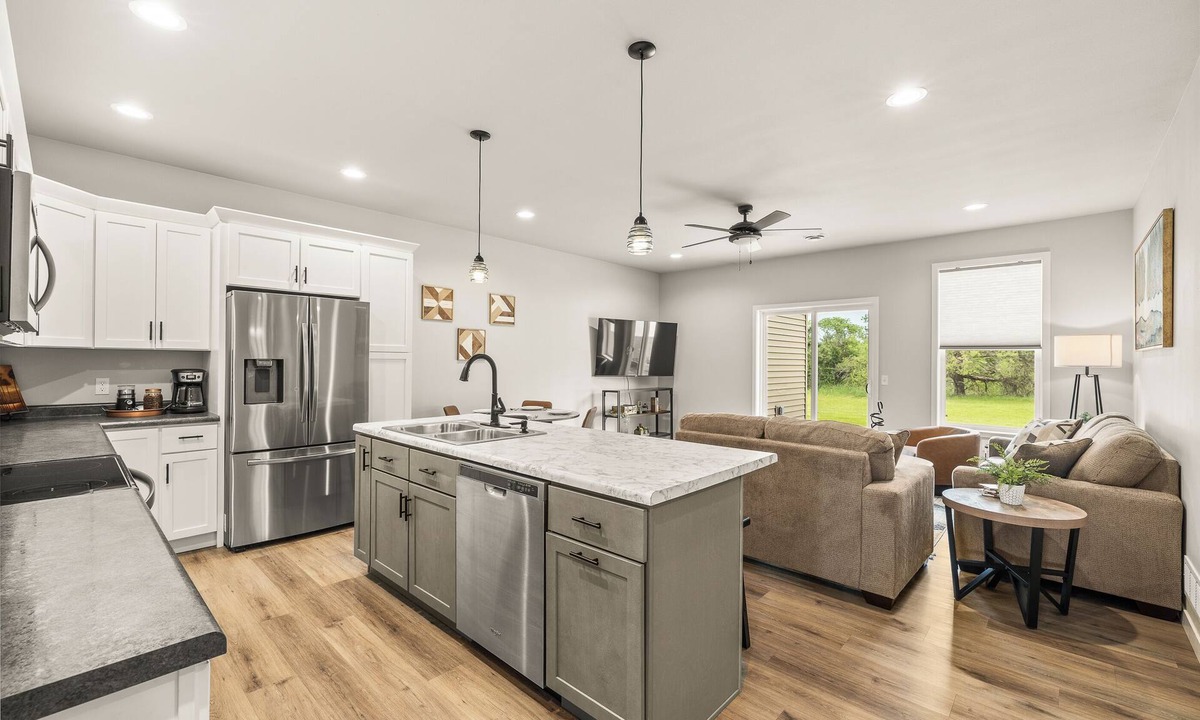 Plover House | Charming 3-bedroom townhome with a backyard, WiFi and AC in delightful Plover WI