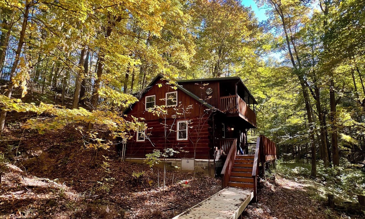 Bloomington Cabin | Charming 3-bedroom cabin near Indiana University!