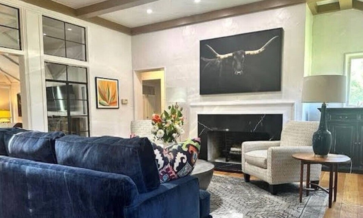 Centerville House | Charming 3-bedroom house across from city park and swimming pool in Centerville