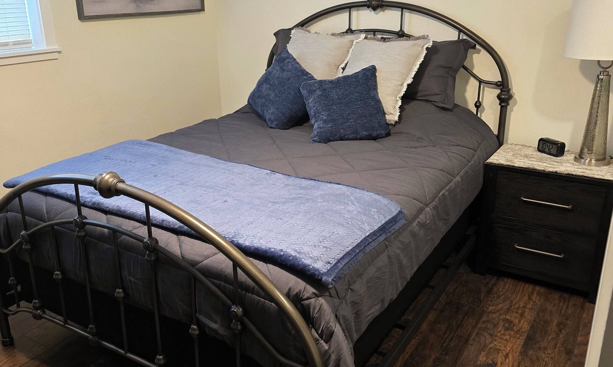 Mount Vernon House | Charming 3-bedroom house in peaceful Mount Vernon with WiFi, AC