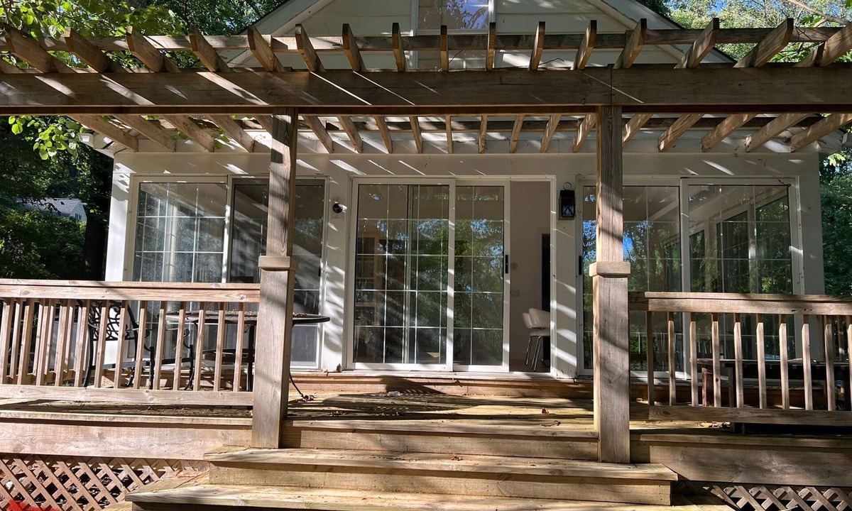 Owings Mills House | Charming 3-bedroom house in Owings Mills with cozy vibes