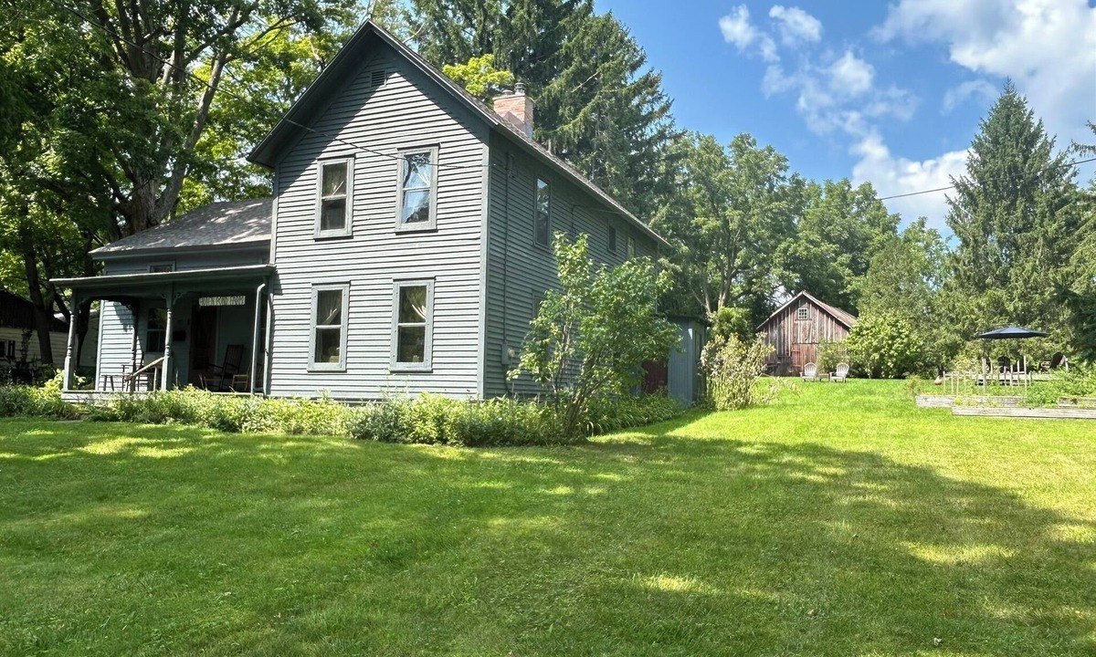 Skaneateles House | Charming 3-bedroom farmhouse in welcoming Skaneateles, short walk to village.