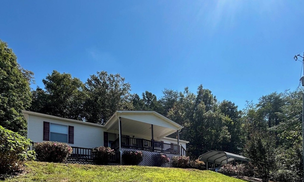 Soddy-Daisy House | Charming 3 bedroom home nestled in a serene, private area in Soddy Daisy