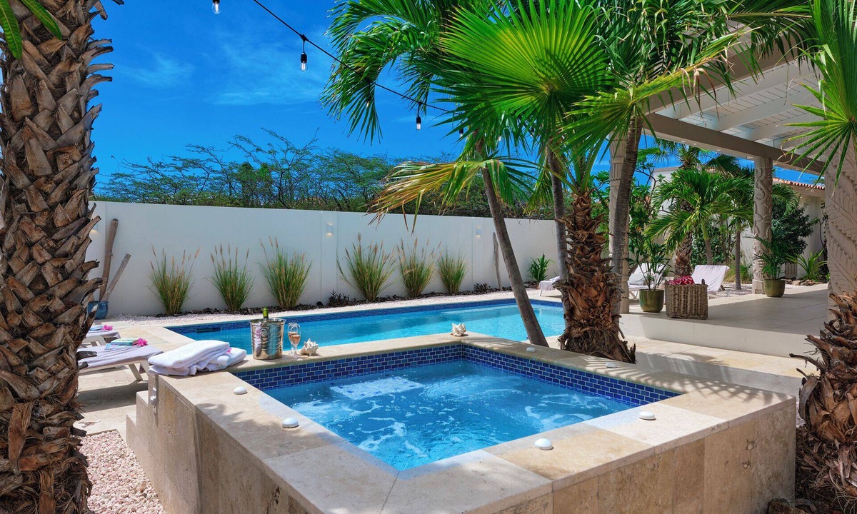 Opal Villa | Charming 3-bedroom villa with WiFi and AC - amazing shaded patio and pool area!
