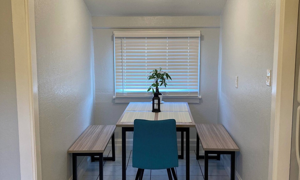 Berkley House | Charming 3-bedroom whole house with yard and secure parking. Close to downtown!