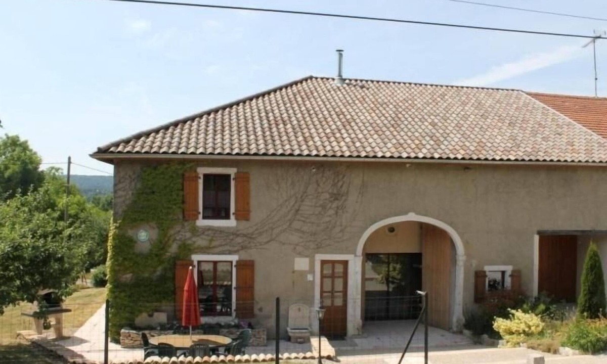 Brixey-aux-Chanoines Cottage | Charming 3-Bed Gîte with Fireplace, Garage, and Sunlit Terrace in Brixey-aux-Chanoines