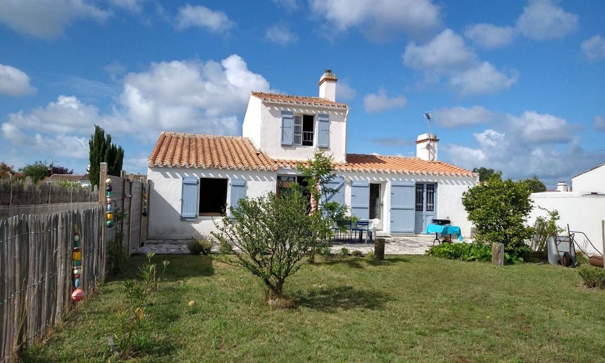Noirmoutier-en-l'Ile House | Charming 3BR House in Noirmoutier, Close to Beaches, Terrace, Garden, Sleeps 6