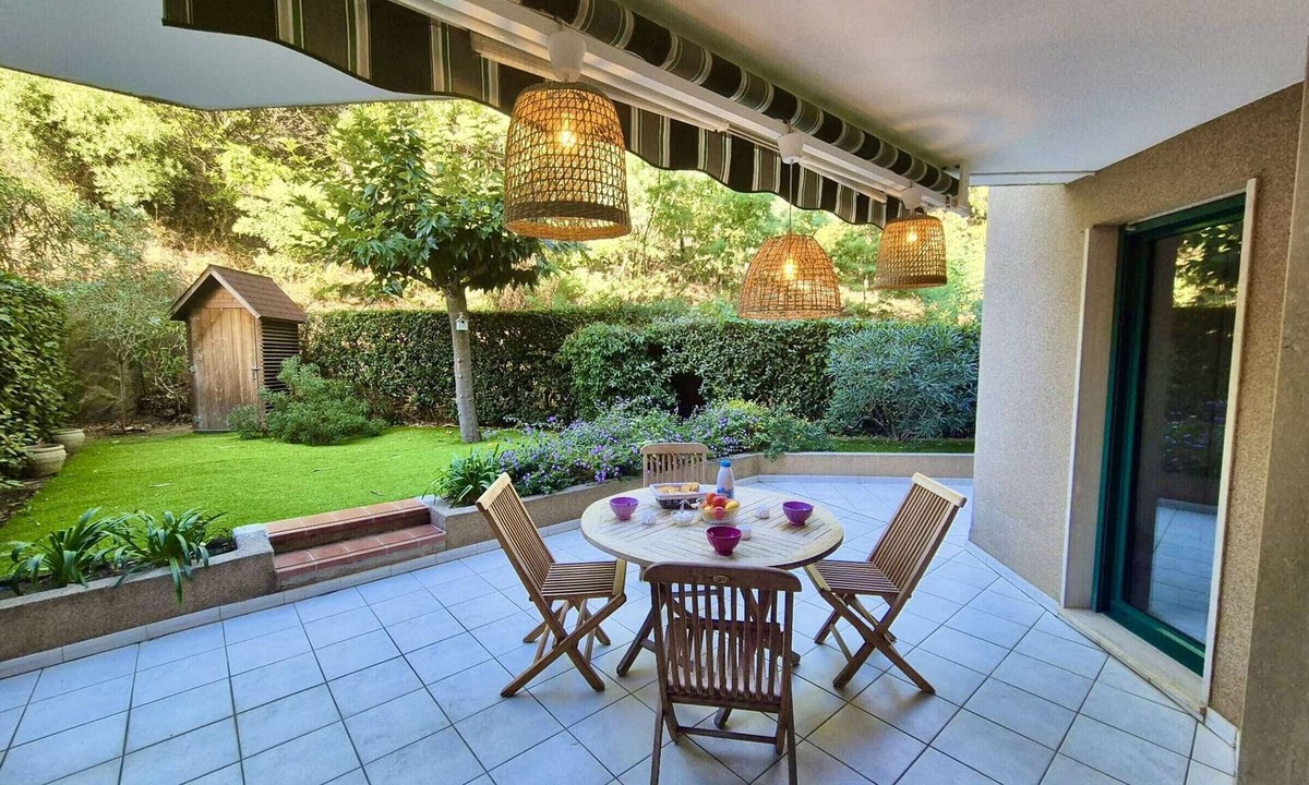 Cavaliere Apartment | Charming 3-Room Apartment in Cavalaire: Sleeps 5, Private Garden, Near Beaches & Shops