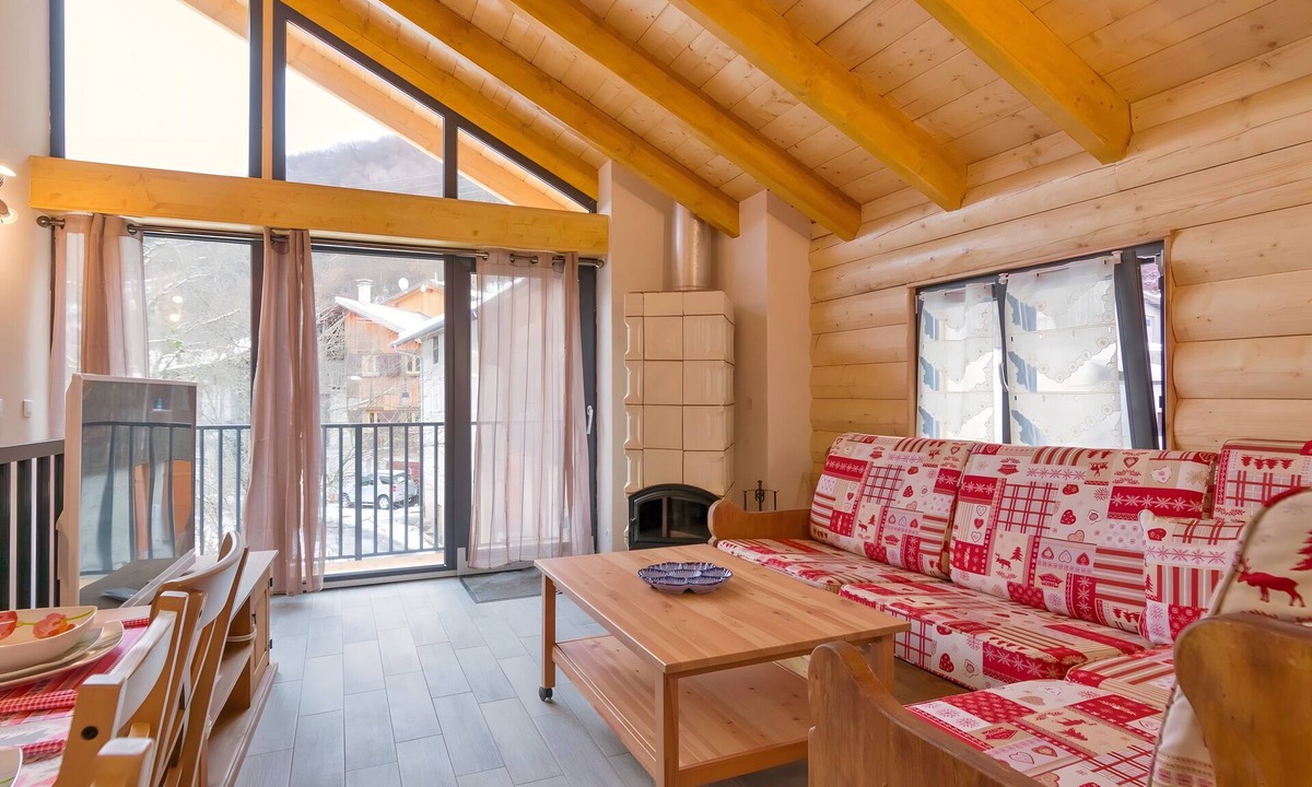 La Perriere House | Charming 3-Star Mountain Chalet – Skiing & Spa Retreat
