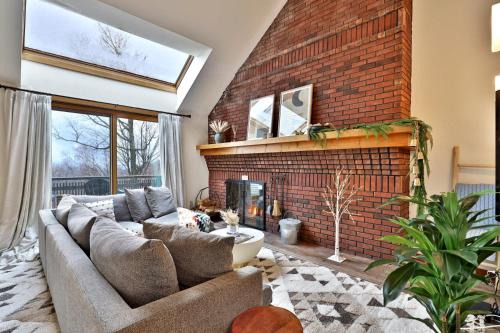 Killington Apartment | Charming 3BR-2BA Condo in Sunrise Village at Ski Resort, Pool, Hot Tub, Sports Center