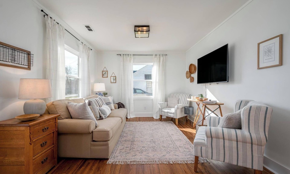 Murfreesboro House | Charming 3BR 2BA Fully Renovated near DWNTN & MTSU