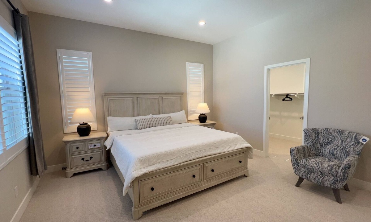 Portola Springs Bed & Breakfast | Charming 4-bedroom bed & breakfast in peaceful location with AC