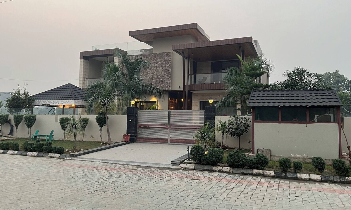 Amritsar House | Charming 4-bedroom bungalow in Amritsar with AC, WiFi.