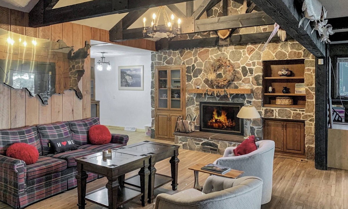 Waverly Cabin | Charming 4 bedroom cabin on quiet lake with great fishing!