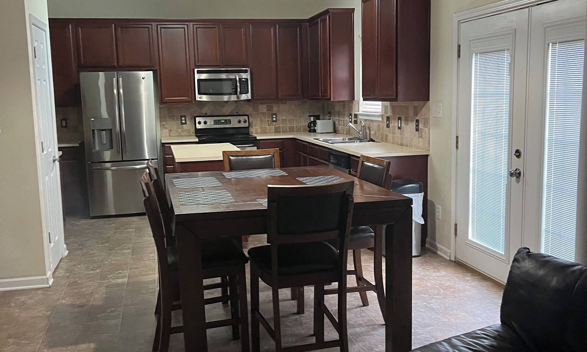 Oakdale House | Charming 4-bedroom family home with WiFi, AC in fabulous Charlotte