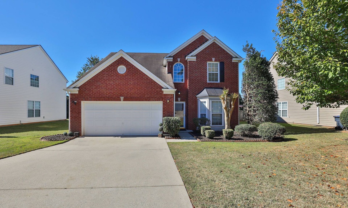 Clarkdale House | Charming 4-bedroom house Stylish Stay Minutes from The Battery + East Cobb Sport