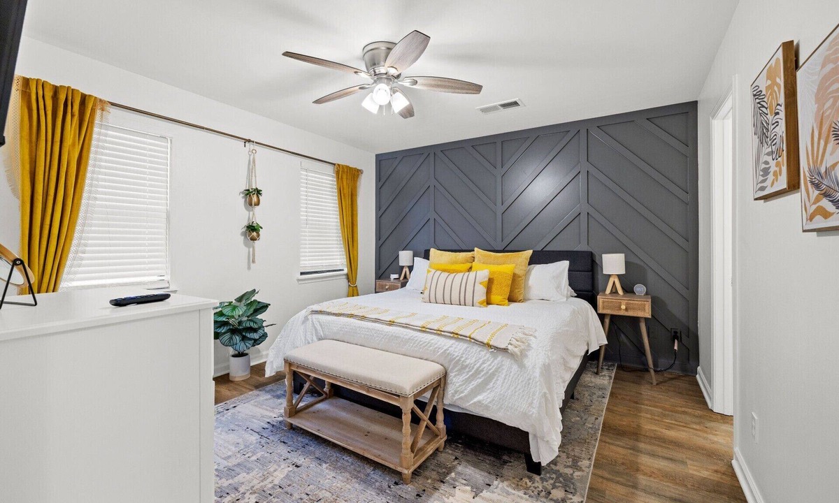 Buford House | Charming 4-bedroom house 5 min from the Mall of Georgia and Movie Theater