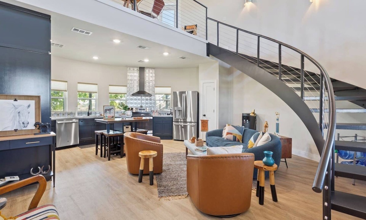 Temple House | Charming 4-bedroom Silo house with WiFi, AC.