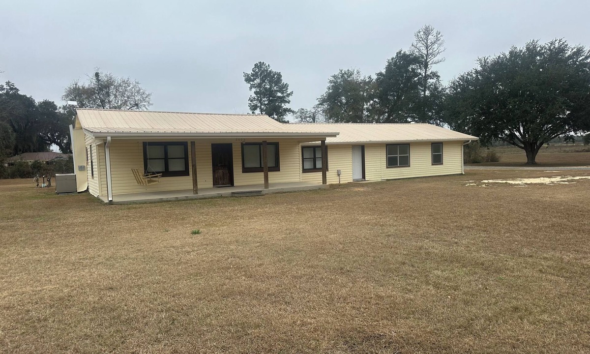 Sneads House | Charming 4-bedroom house in Grand Ridge