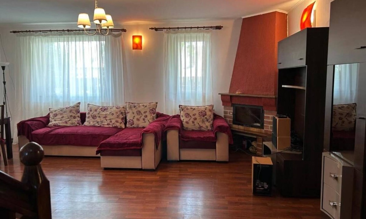 Balotesti Villa | Charming 4-bedroom villa with WiFi and AC in tranquil Balotești, near the Therme