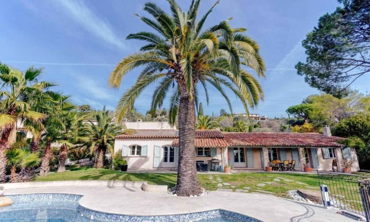 Mougins Villa | Charming 4-bedroom with AC/Wifi, Garden, swimming pool in beautiful Mougins