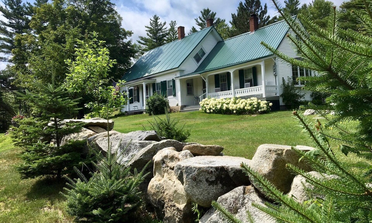 Easton House | CHARMING, 4-Br, 2-Ba, Full Kitchen Wi-Fi, Mt View, private deck, discounts avail