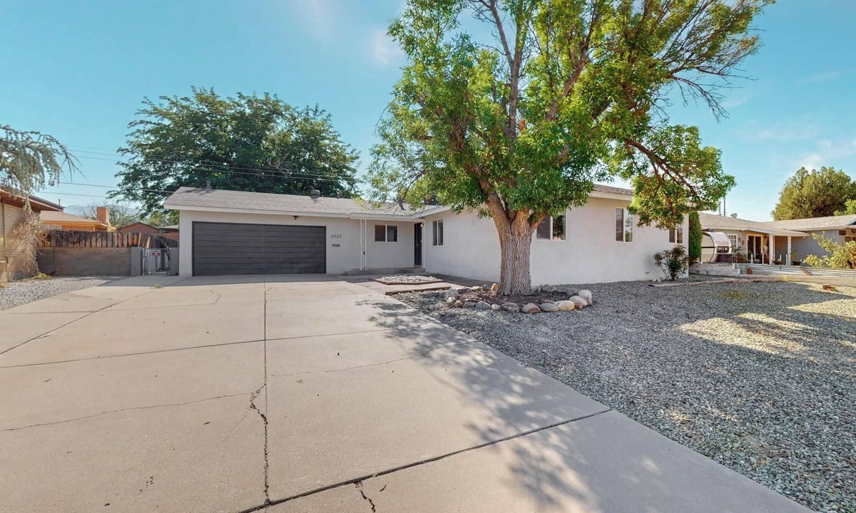 Northeast Heights House | Charming 4bd/2ba near Uptown ABQ, Garage, Dogs