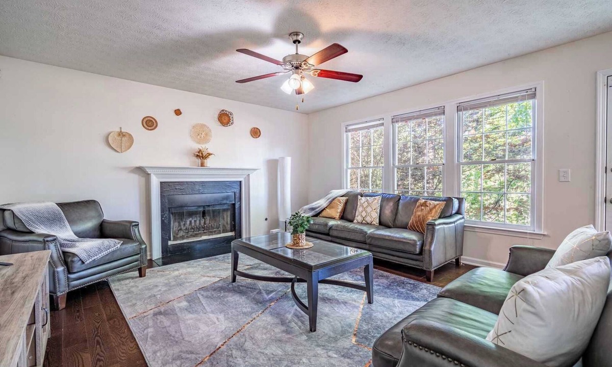 Duluth House | Charming 4BR/3BA Home｜Family Friendly｜Relaxing Patio｜Pet-Friendly #41646