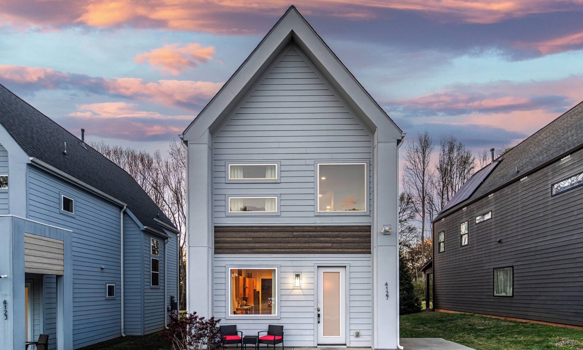 Sugar Creek House | Charming 4BR Getaway Two Suites + Great Layout
