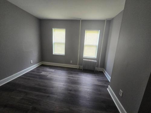 Camden House | Charming 6 Bed 3Bath home near Philadelphia