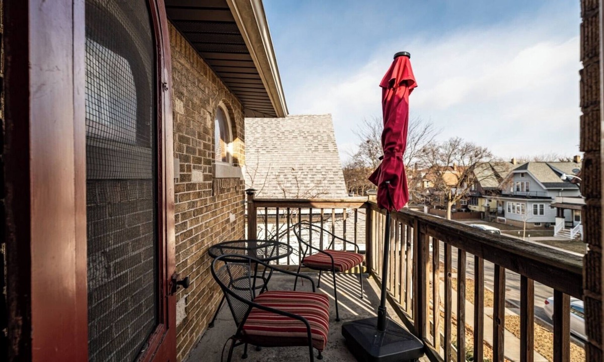 Milwaukee House | Charming 6BR Home in Milwaukee’s Historic District