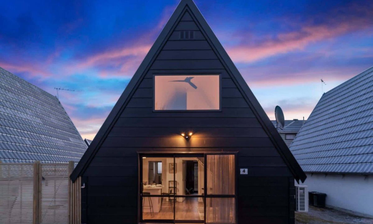 Arrowtown House | Charming A-Frame Retreat in Historic Arrowtown