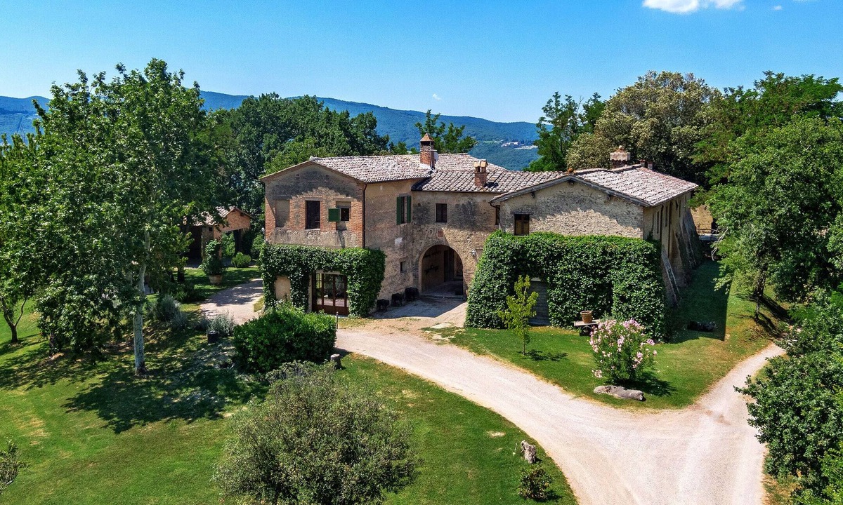 Buonconvento Villa | Charming Ageless Villa in the Heart of Val d'Orcia