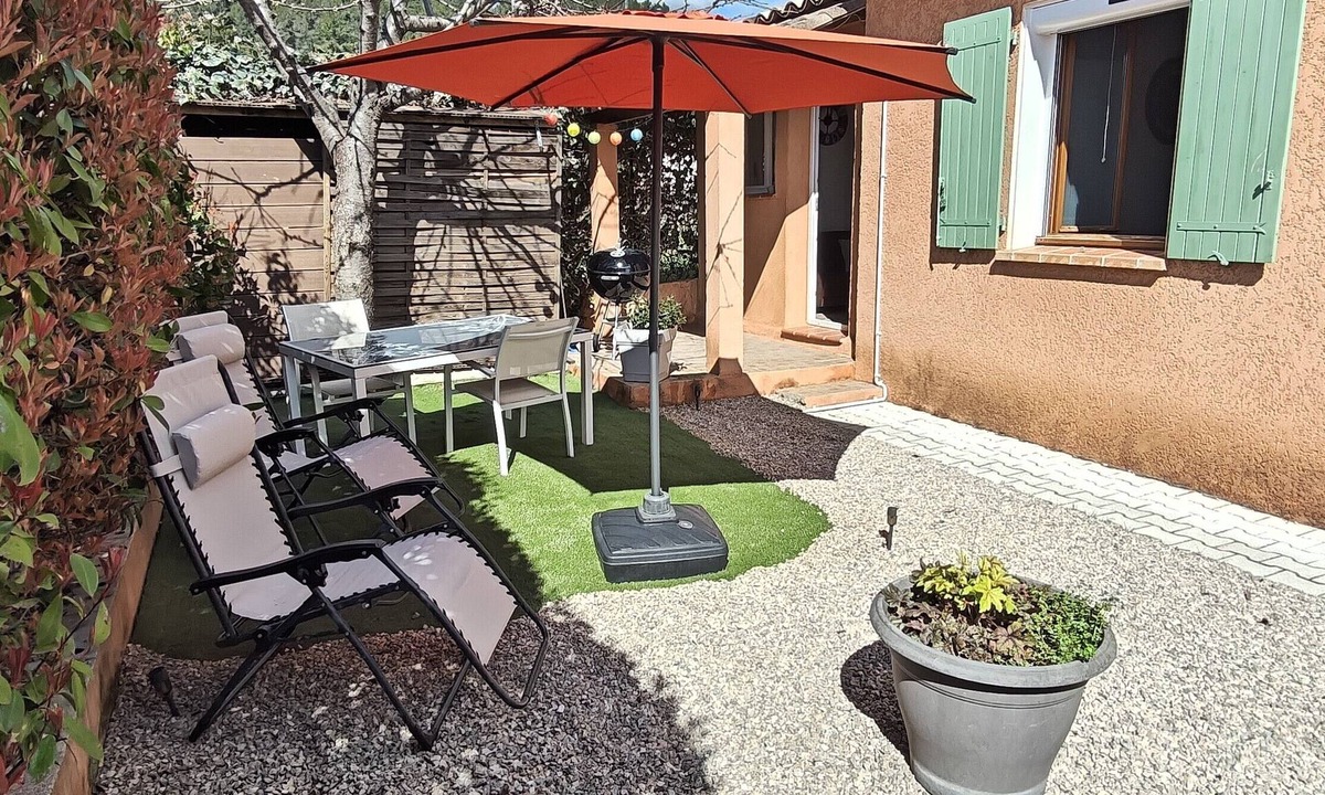 Pignans House | Charming air-conditioned gite for 2 people, pets welcome, quiet location