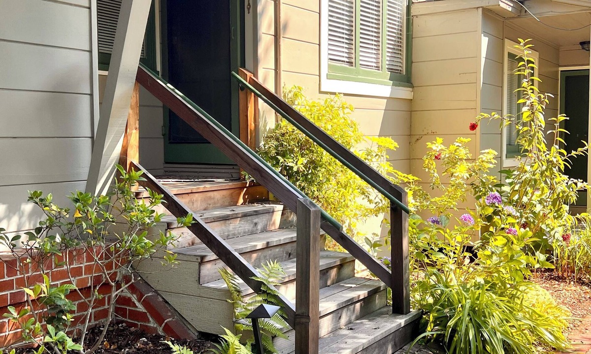 Alameda Apartment | Charming Alameda Bungalow Easy Access to San Francisco, Beach, Redwoods, Marinas
