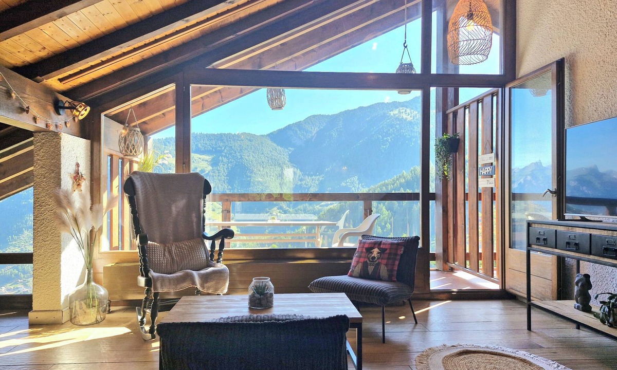 Riddes Apartment | Charming and cosy duplex at La Tzoumaz in the heart of the 4 valleys ski area!