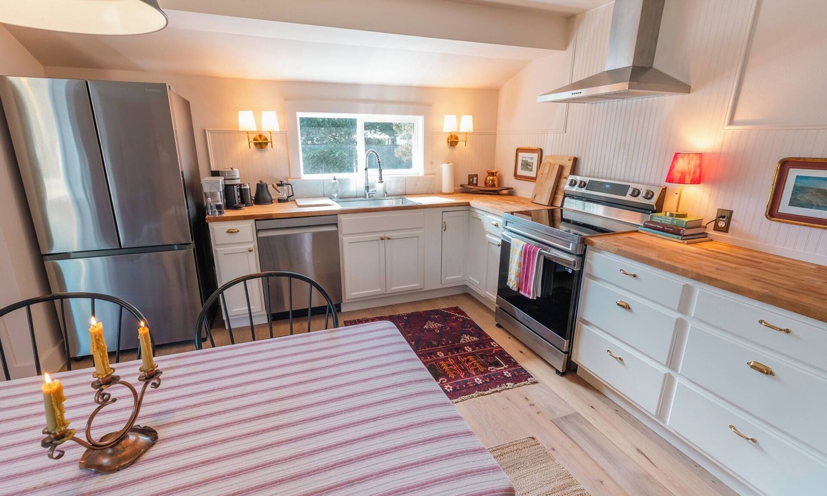 Seaside Cottage | Charming and cozy coastal escape steps from the beach. Pet friendly!