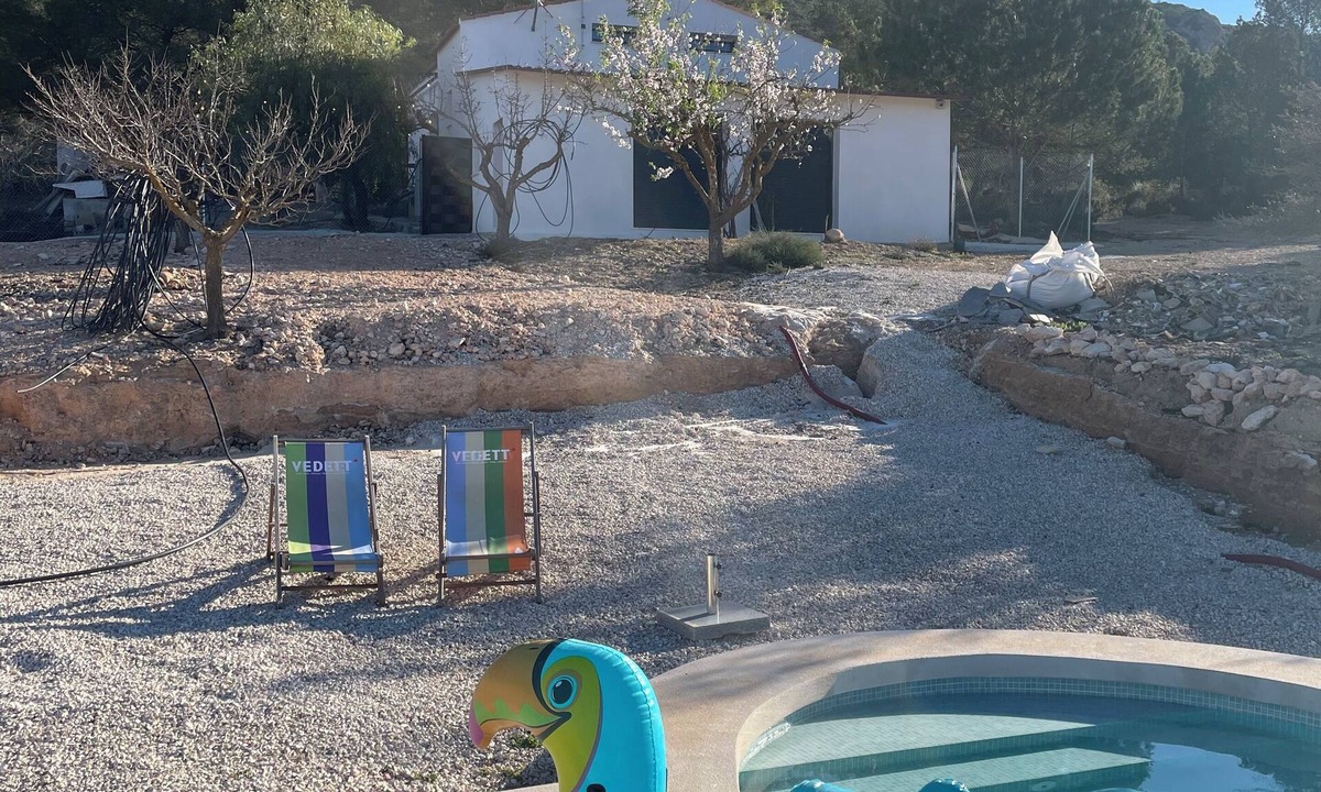 Caudete House | Charming and cozy country house in Caudete with amazing swimming pool.